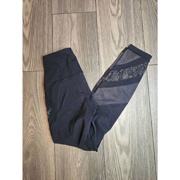 Lululemon Size 4 Wunder Under Lace HR - Picture 5 of 5
